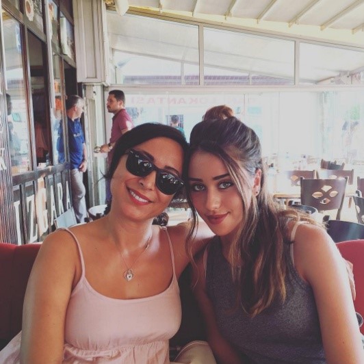 Canan Hoşgör: Kahveme ilaç atıp paramı çaldılar Canan Hoşgör: Kahveme ilaç atıp paramı çaldılar